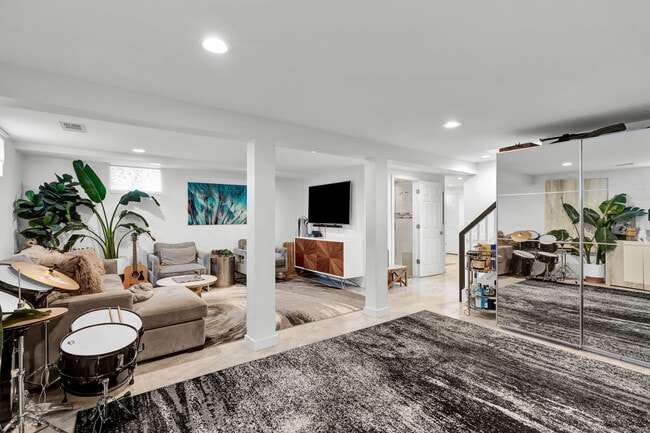 Building Photo - 1815 New Britain Ave