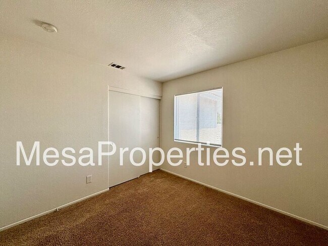 Building Photo - 14027 Silver Creek Way