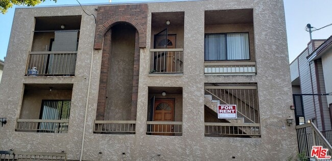 Building Photo - 330 Cameron Pl