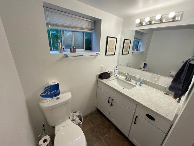 Building Photo - 5214 Woodlawn Ave N