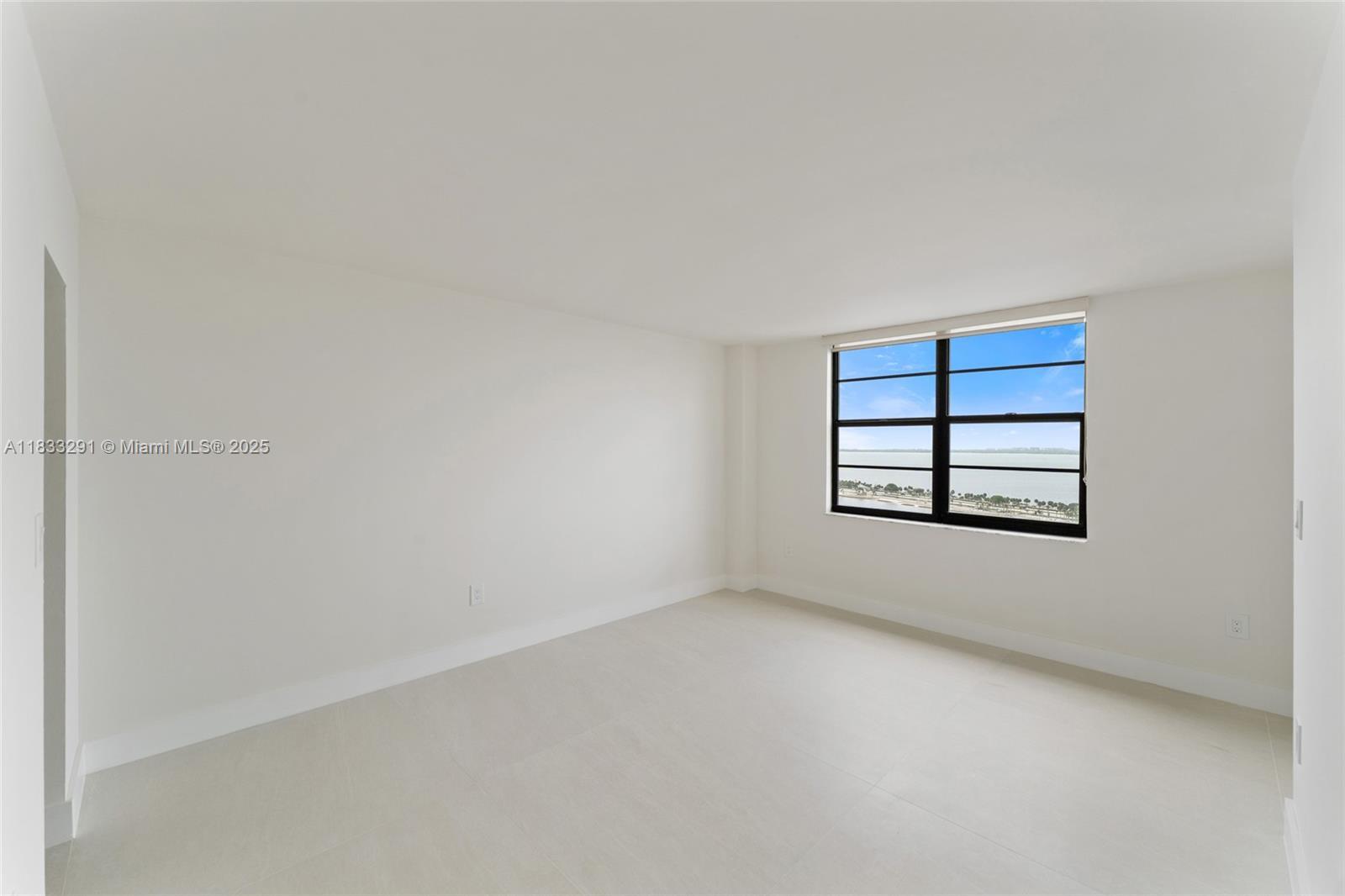 Building Photo - 2333 Brickell Ave