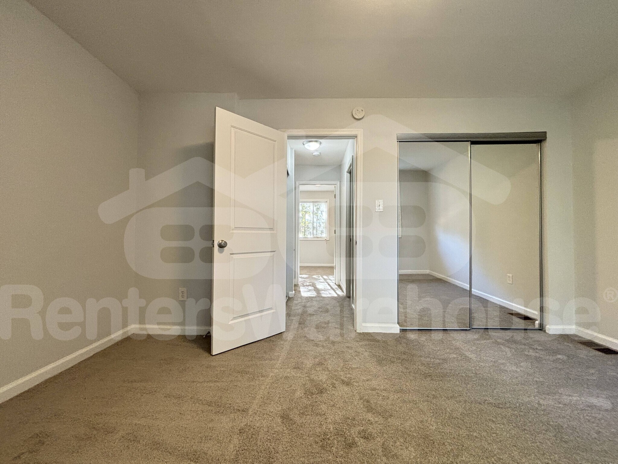 Building Photo - 1216 Westview Terrace