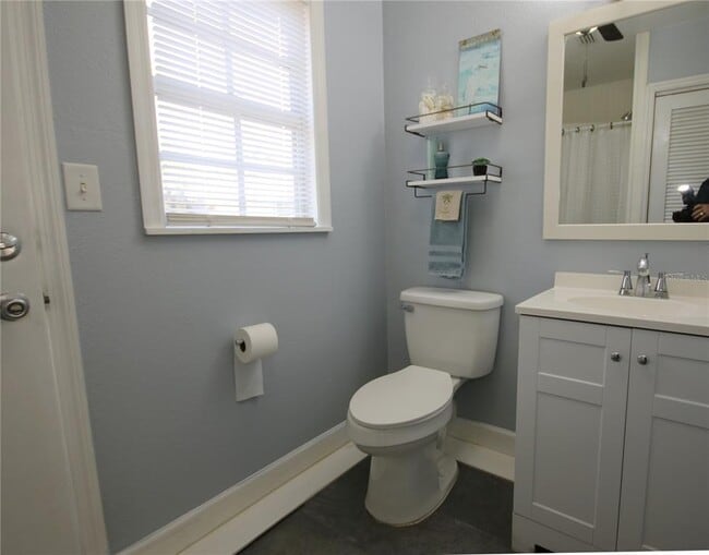 Building Photo - 1415 Hamlet Ave