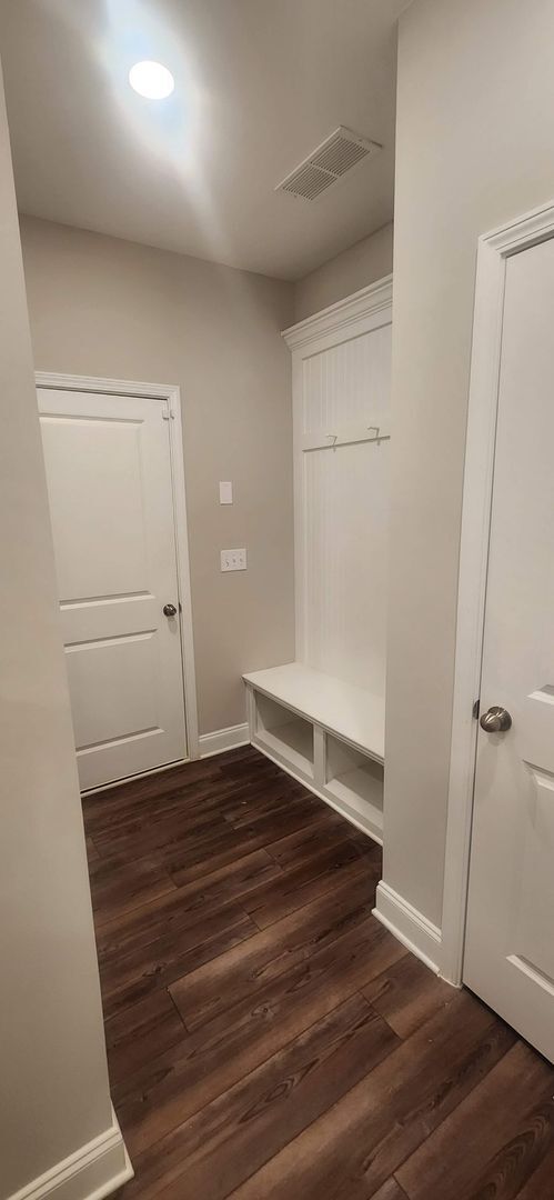 Building Photo - 4560 Mikajack Dr SE