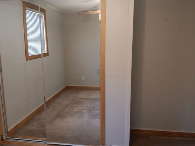 Building Photo - 3308 La Veta Dr