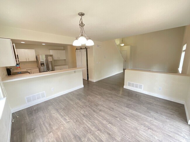 Building Photo - 3 Bedroom Home Available Near Stetson Hill...