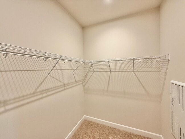 Building Photo - **OFFERING RENT PROMOTION FOR FIRST 6 MONT...