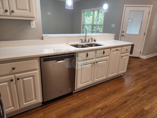 Building Photo - Gorgeous Find In West Little Rock! Reduced...