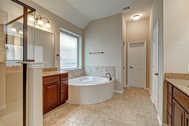 Building Photo - 4814 Sequoia Park Ln