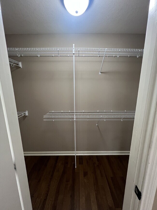 Building Photo - 3462 Southwood Dr