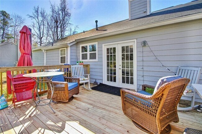 Building Photo - 3840 Forsythia Way