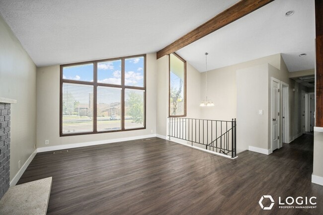 Building Photo - 512 E 6770 S