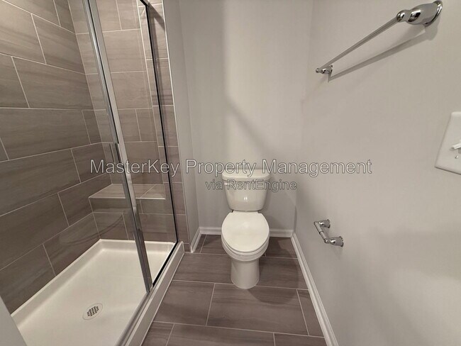 Building Photo - 329 Deercroft Dr
