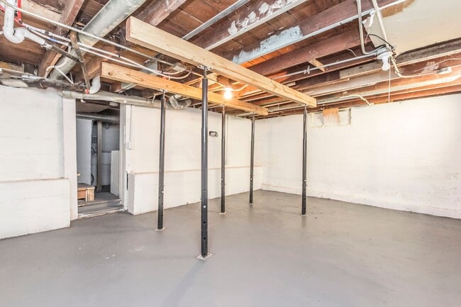 Building Photo - Newly remodeled 2 bedroom 1 bath home