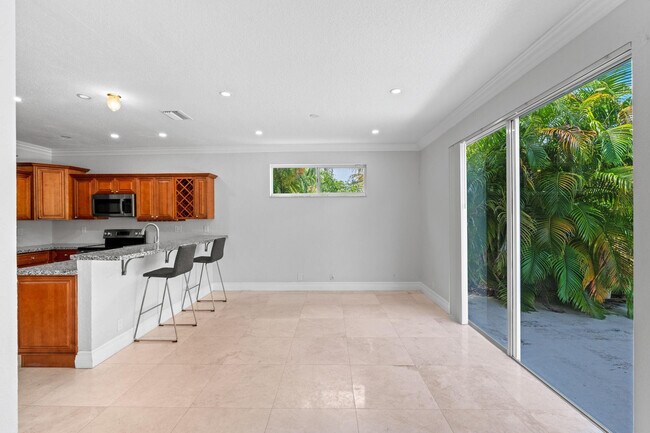 Building Photo - 7803 NW 70th Ave