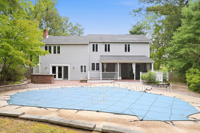 Building Photo - 342 Quaker Rd