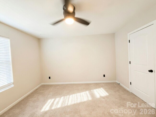 Building Photo - 12881 Clydesdale Dr