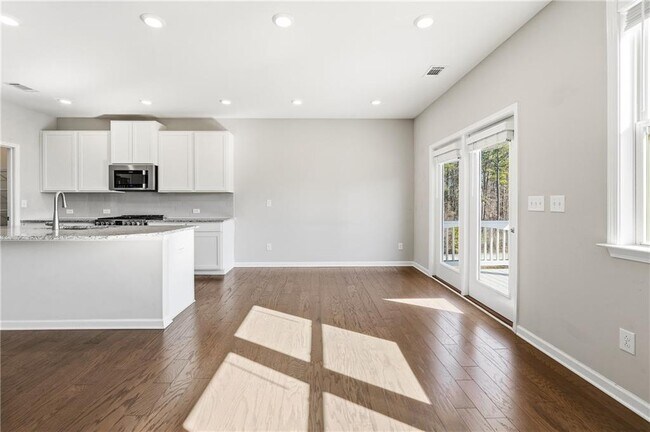 Building Photo - 156 Round Pond Dr