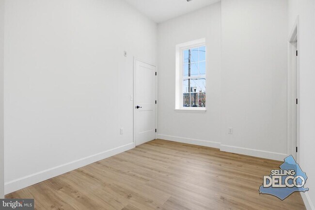 Building Photo - 100 W Front St