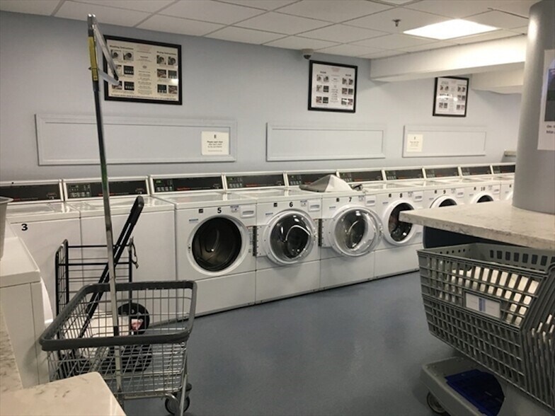 Common Washing - 85 E India Row