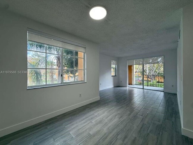 Building Photo - 2440 E Preserve Way