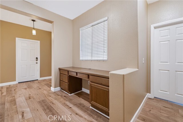 Building Photo - 1833 English Oak Way