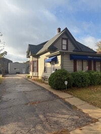 Building Photo - 322 Hamilton St