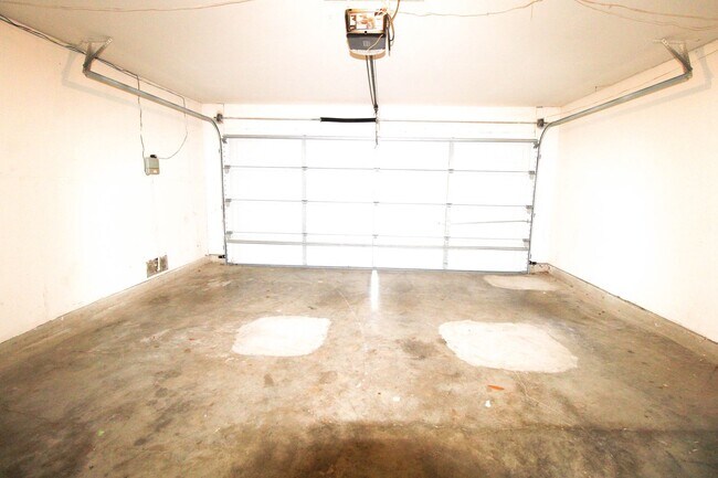 Building Photo - 9706 Battle Pass