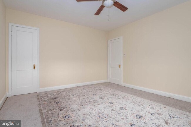 Building Photo - 1325 Crofton Rd