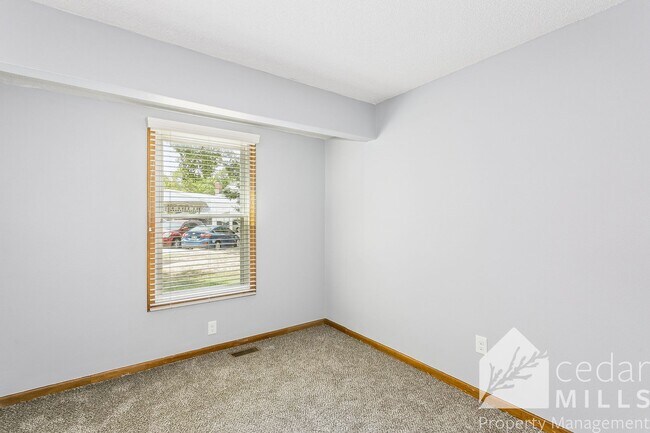 Building Photo - 1717 S Cypress