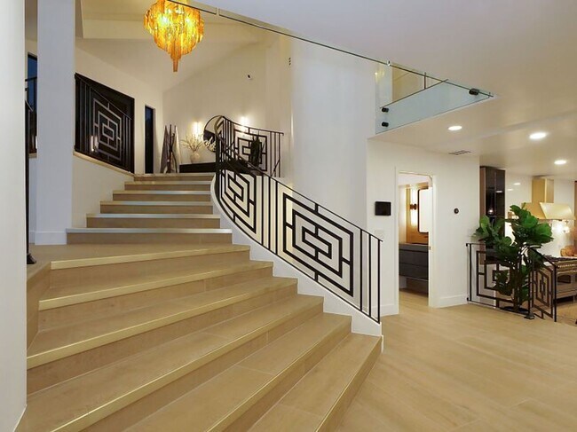 Building Photo - 32551 Seacliff Dr