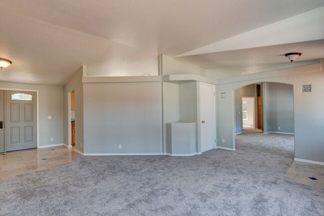 Building Photo - 811 Patmore Rd