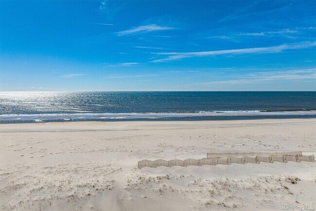 Building Photo - 953B Dune Rd