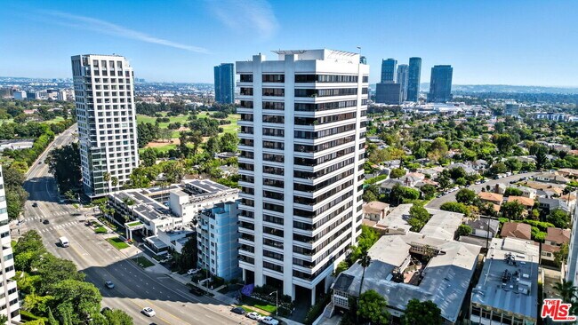 Building Photo - 10350 Wilshire Blvd