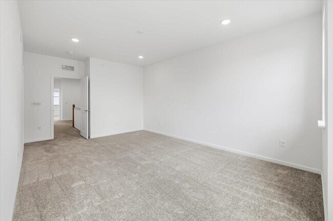 Building Photo - 200 Balsam St
