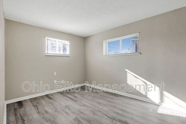 Building Photo - 3605 Cushing Dr