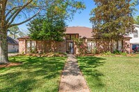 Building Photo - 11818 Laneview Dr