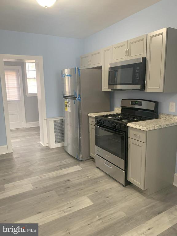 Building Photo - 2982 E Thompson St