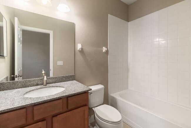 Building Photo - Stunning Avalon Park 4 Bed / 3 Bath Home for Lease!