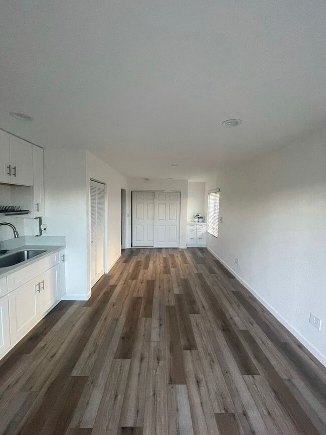 Building Photo - 3256 Carr Dr