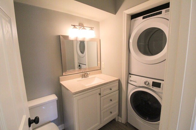 Building Photo - 3 bedroom condo for rent with great sunris...