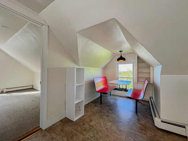 Building Photo - 50 State St