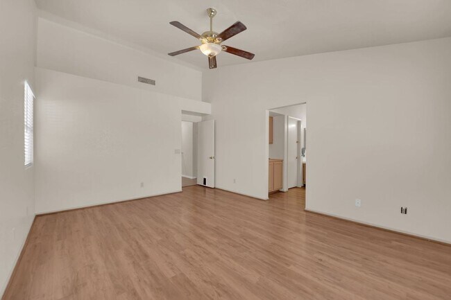 Building Photo - Well-Maintained 3BR Home | Open Living, Private Yard, Prime NW Location