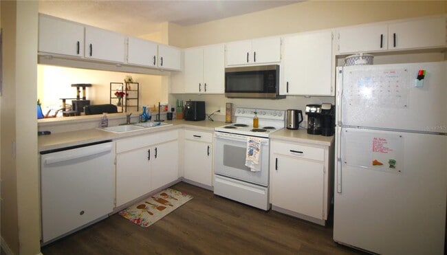Building Photo - 12369 Berkeley Square Dr