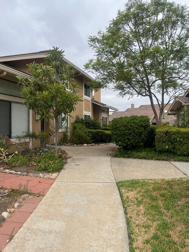 Building Photo - 3BD 3BA Townhouse in Rancho Bernardo - Pla...