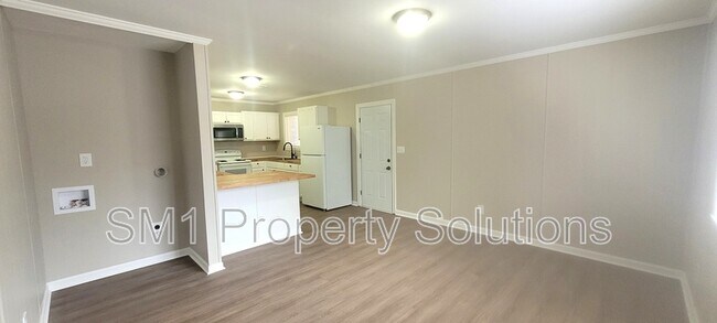 Building Photo - 2 Atlas Ct