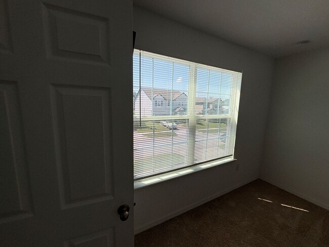 Building Photo - 4 bedroom 2.5 Bath House on Oakland Trails...
