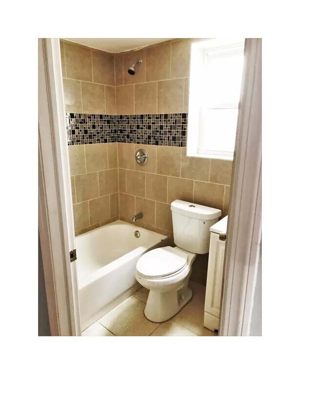 Building Photo - 212 Port Ave