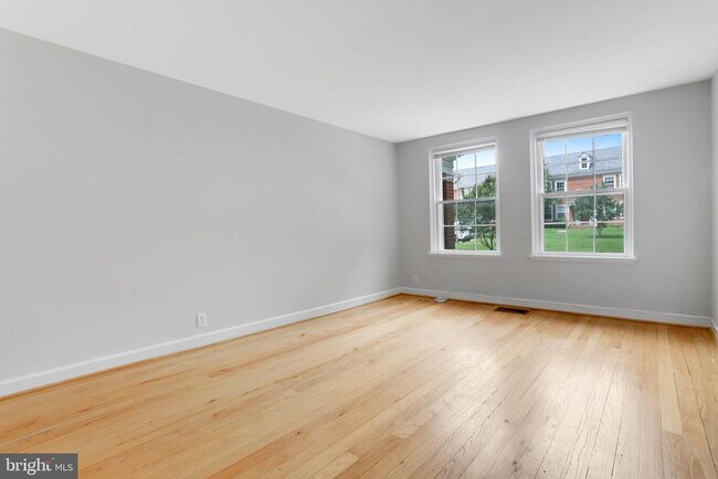 Building Photo - 3369 S Stafford St