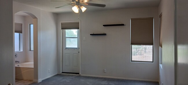 Building Photo - 3 Bed / 2 Bath with Loft and Pool